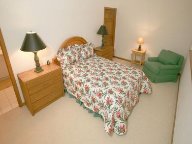 Vail Vacation Condo Sleeps Six Guests.