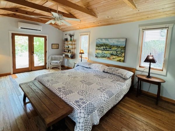 Longboat Key Vacation Rentals - Historic Beachfront Bungalow