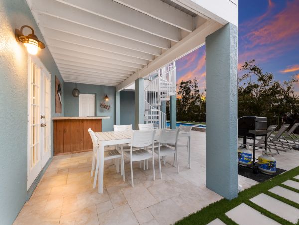 Luxury Canal-Front Vacation Rental Home on Anna Maria with Private Pool