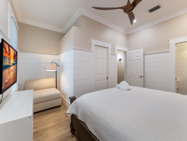 Luxury Canal-Front Vacation Rental Home on Anna Maria with Private Pool