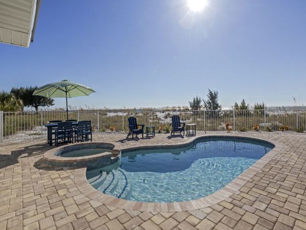 Four Bedroom Beach House Rental Anna Maria Island Pool & Spa