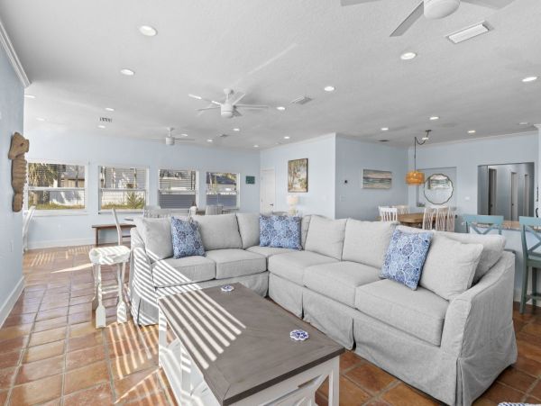 Four Bedroom Beach House Rental Anna Maria Island Pool & Spa