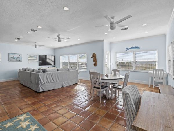 Four Bedroom Beach House Rental Anna Maria Island Pool & Spa