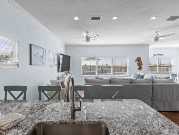 Four Bedroom Beach House Rental Anna Maria Island Pool & Spa