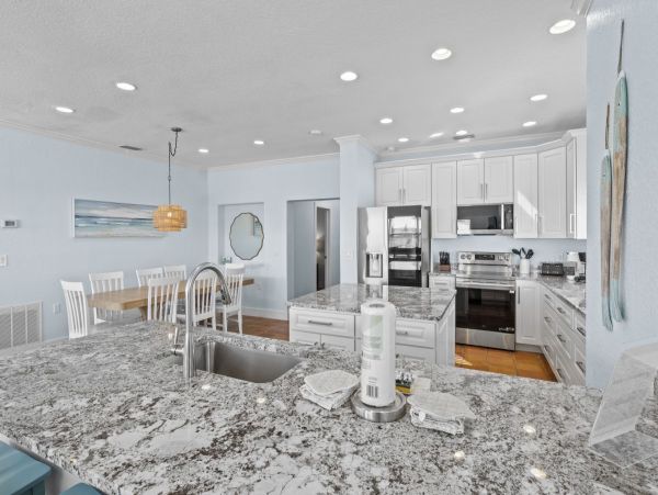Four Bedroom Beach House Rental Anna Maria Island Pool & Spa