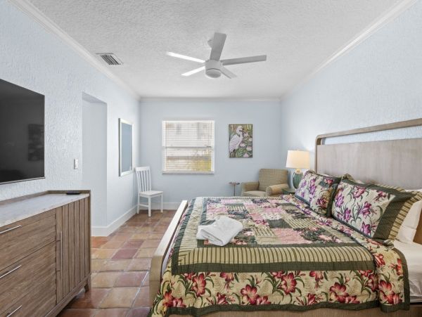 Four Bedroom Beach House Rental Anna Maria Island Pool & Spa