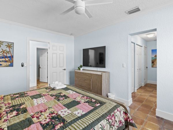 Four Bedroom Beach House Rental Anna Maria Island Pool & Spa