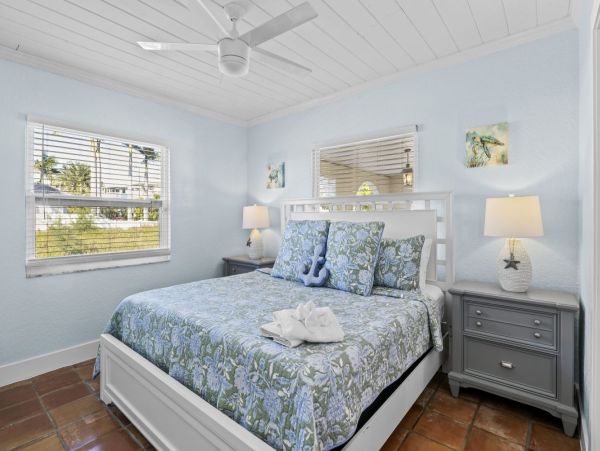 Four Bedroom Beach House Rental Anna Maria Island Pool & Spa