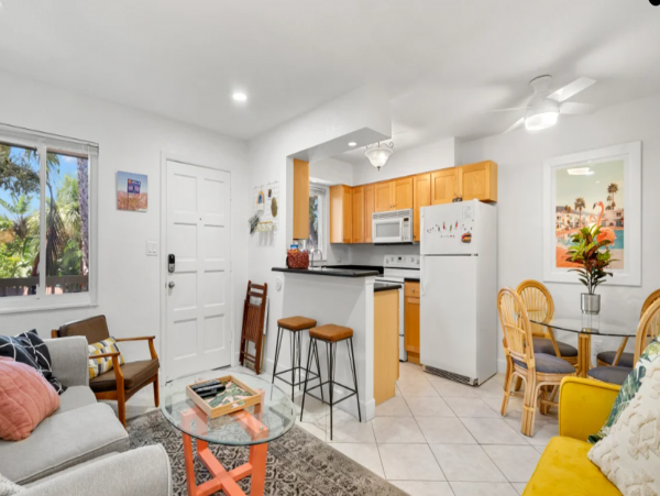 Lovely Condo with 1 Bedroom Short Walk to Beach