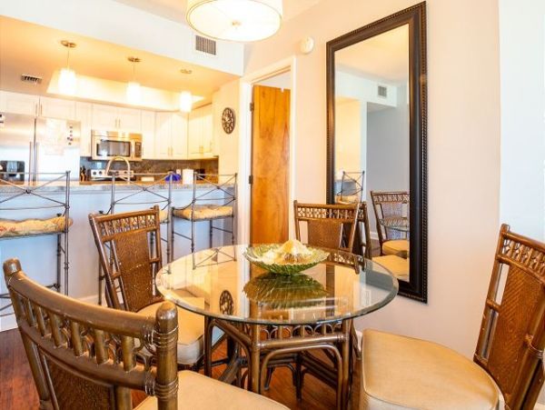 Two Bedroom Charming Coastal Vacation Rental in Bradenton Beach