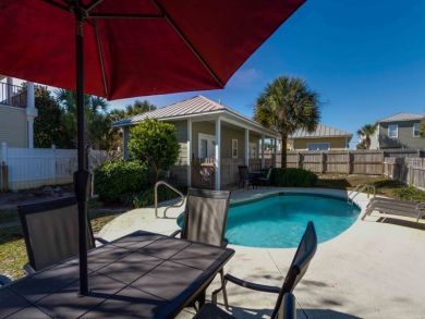 Private pool & carriage house