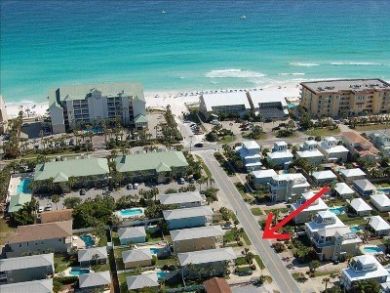 Few houses to beach access