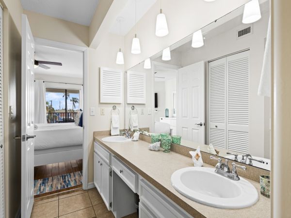Bradenton Beach Vacation Rental - Anna Maria Island Condo