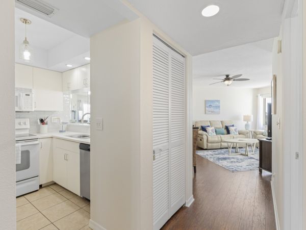 Bradenton Beach Vacation Rental - Anna Maria Island Condo