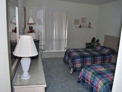 Guest Bedroom with Twin Beds