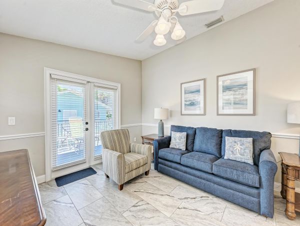 Lovely Vacation Getaway with 2 Bedrooms Close to Beach