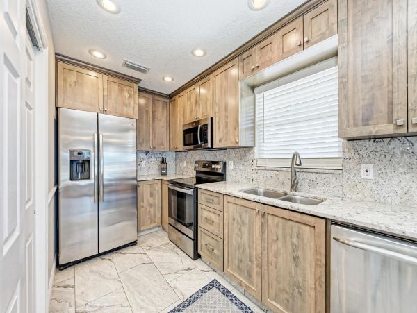 Lovely Vacation Getaway with 2 Bedrooms Close to Beach