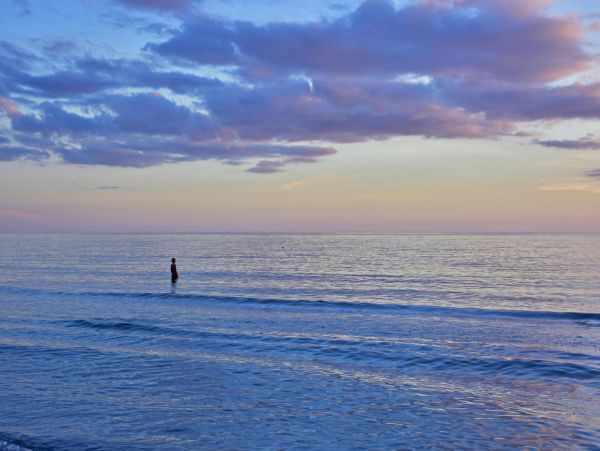 Lovely Vacation Getaway with 2 Bedrooms Close to Beach
