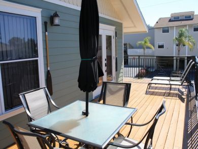 Deck with outdoor furniture