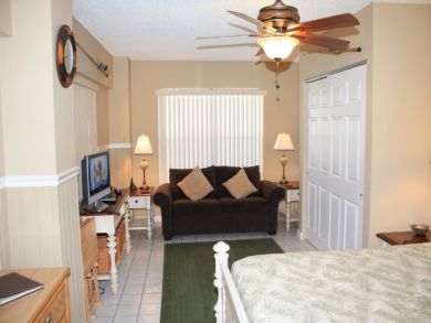 Living area with flat screen TV