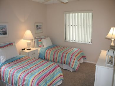Twin beds in gueste bedroom