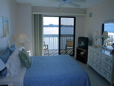Queen bed in master bedroom