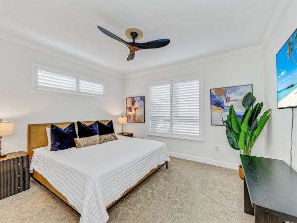 Anna Maria Island 4 Bed Rental Value Price 75 Yards to Beach