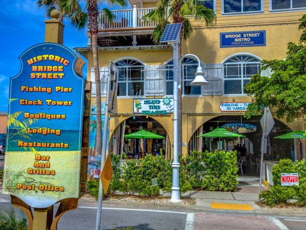 Anna Maria Island 4 Bed Rental Value Price 75 Yards to Beach