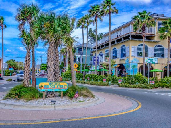 Anna Maria Island 4 Bed Rental Value Price 75 Yards to Beach