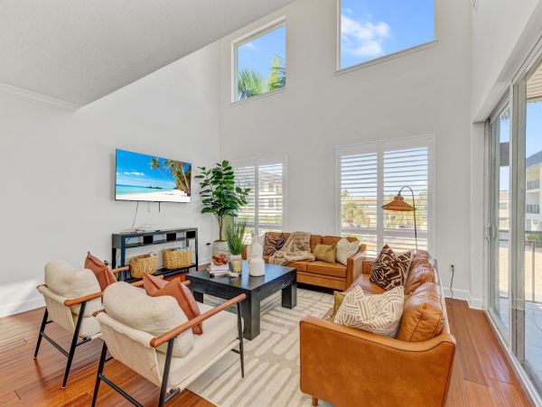 Anna Maria Island 4 Bed Rental Value Price 75 Yards to Beach