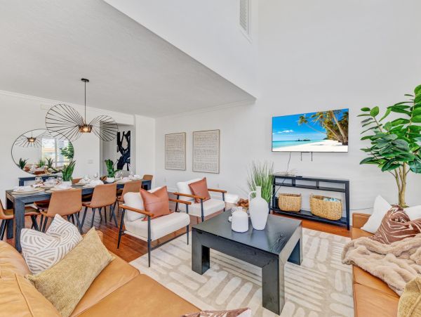 Anna Maria Island 4 Bed Rental Value Price 75 Yards to Beach