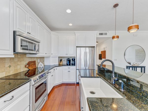 Anna Maria Island 4 Bed Rental Value Price 75 Yards to Beach