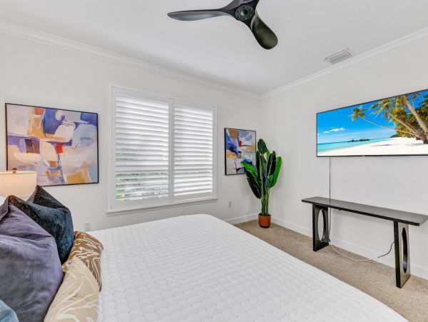 Anna Maria Island 4 Bed Rental Value Price 75 Yards to Beach