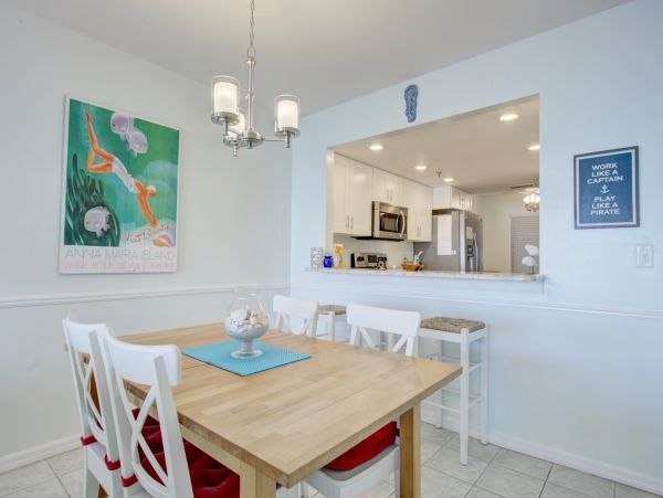 Luxury Bradenton Beach Vacation Condo Sleeps Six Guests.