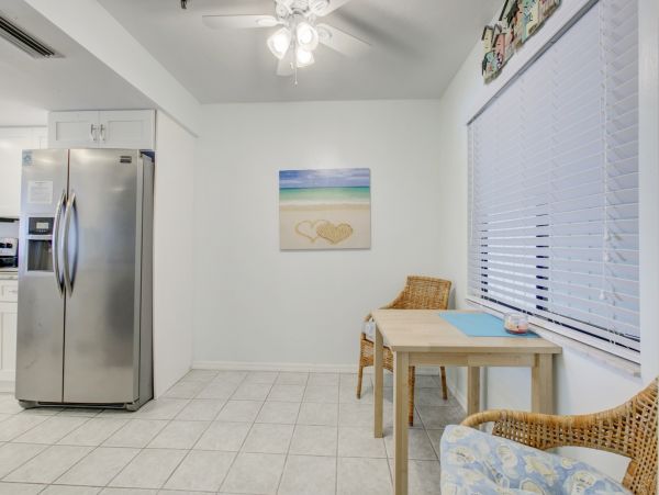 Luxury Bradenton Beach Vacation Condo Sleeps Six Guests.
