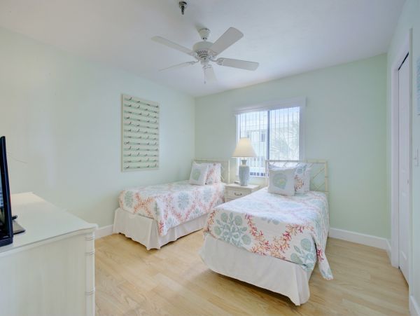 Luxury Bradenton Beach Vacation Condo Sleeps Six Guests.