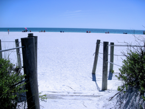Luxury Bradenton Beach Vacation Condo Sleeps Six Guests.