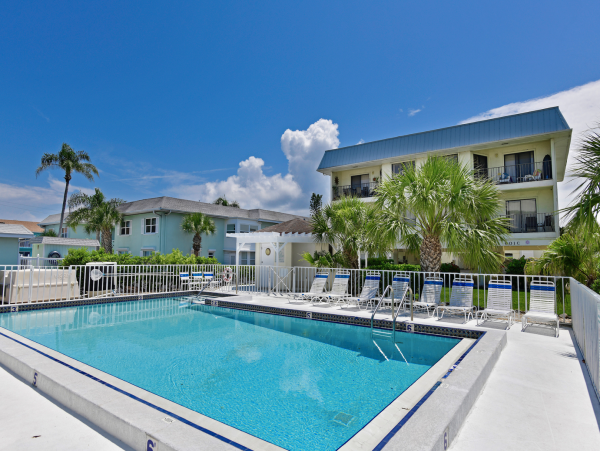 Bradenton Beach 2 Bedroom Condo Sleeps 6 Across From Beach