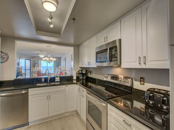 Bradenton Beach 2 Bedroom Condo Sleeps 6 Across From Beach