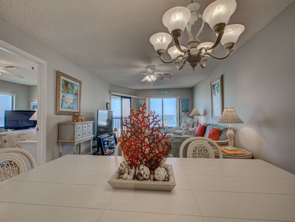 Bradenton Beach 2 Bedroom Condo Sleeps 6 Across From Beach