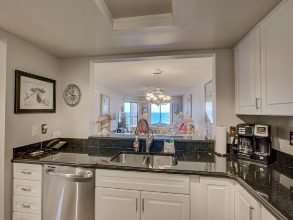 Bradenton Beach 2 Bedroom Condo Sleeps 6 Across From Beach