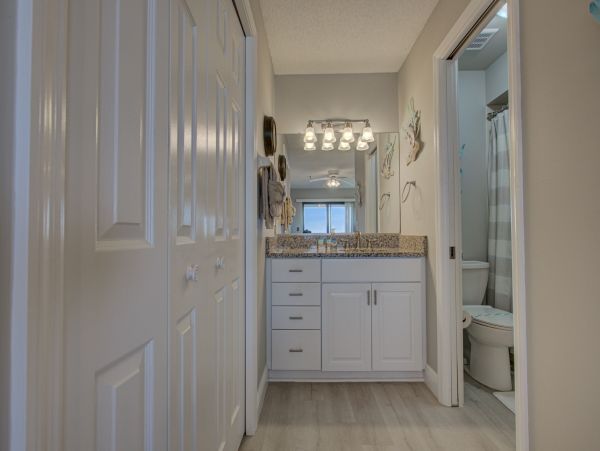 Bradenton Beach 2 Bedroom Condo Sleeps 6 Across From Beach