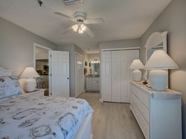 Bradenton Beach 2 Bedroom Condo Sleeps 6 Across From Beach