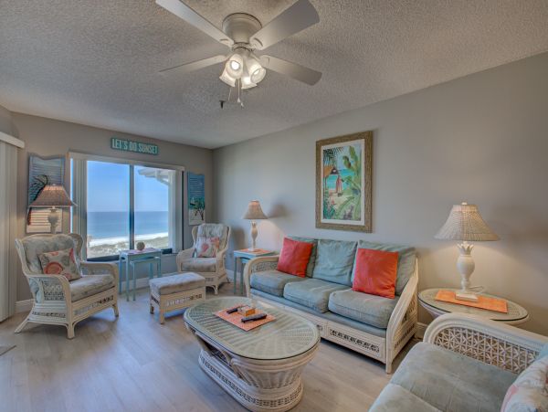 Bradenton Beach 2 Bedroom Condo Sleeps 6 Across From Beach