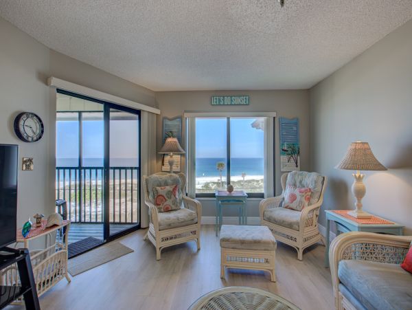 Bradenton Beach 2 Bedroom Condo Sleeps 6 Across From Beach