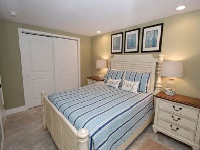 Master Bedroom with Queen Bed