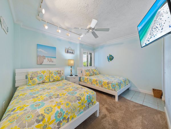 Siesta Key Condo Located Across the Street from the Beach
