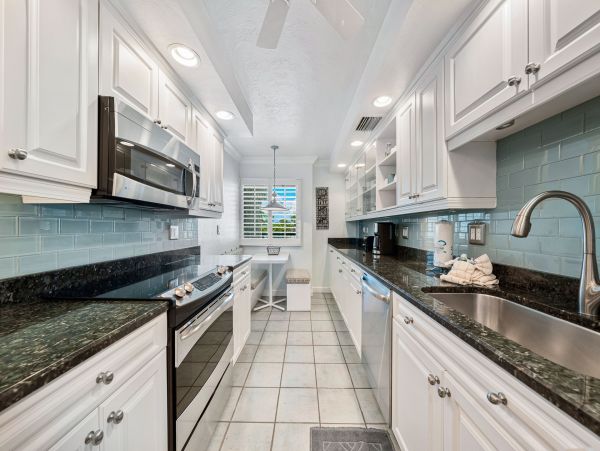 Siesta Key Condo Located Across the Street from the Beach