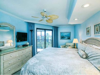 Sanibel Beachfront Penthouse 2 Bedroom Condos Sleeps 6