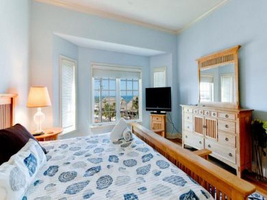 Three bedroom Vacation Accommodations Anna maria Island.